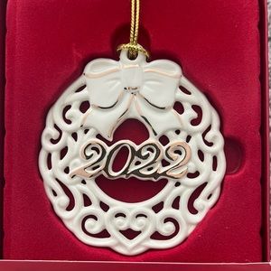 NIB Lenox 2022 A Year to Remember Wreath Christmas Ornament